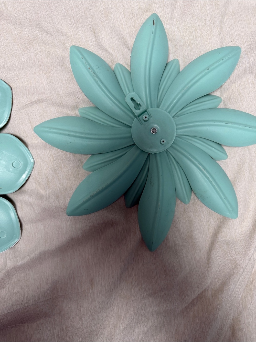Teal Floral Plastic Wall Decor Set with Gold Accents - Picture 7 of 10